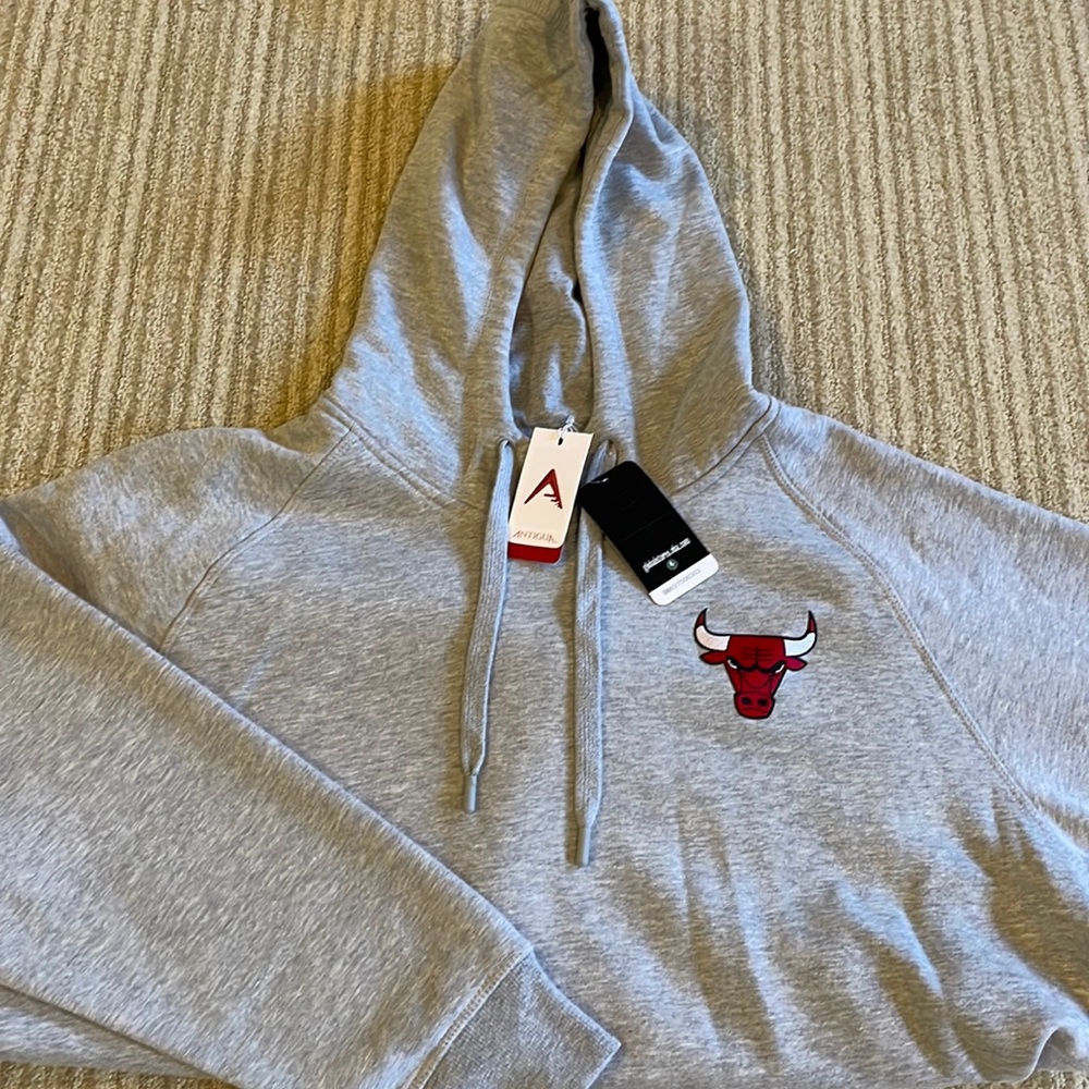 NBA bulls hoodie NWT